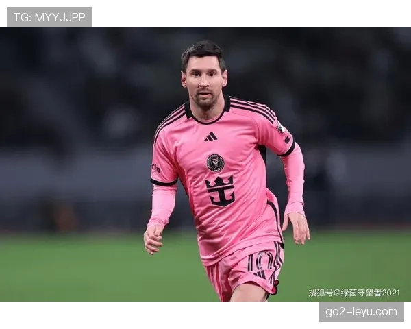 梅西与C罗状态回暖再度交锋，全球球迷聚焦双雄对决