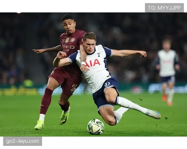 卡奥斯·米特罗英超首秀表现稳健，引发媒体广泛关注