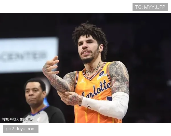 拉梅洛·鲍尔突破创造得分空间显著提升黄蜂进攻效率